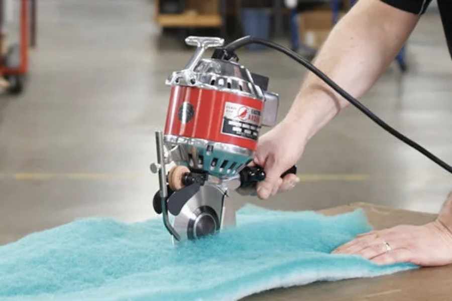 What are the objectives and method of cutting room in garment industry?